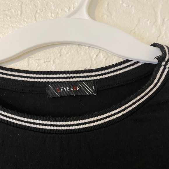 Level Up Crop Top - Picture 3 of 3